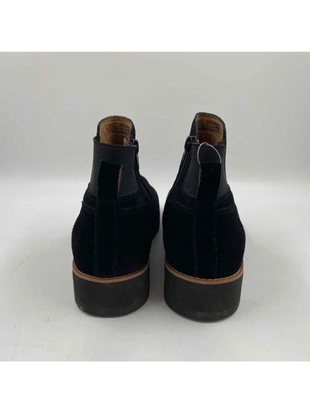 Vionic black suede
